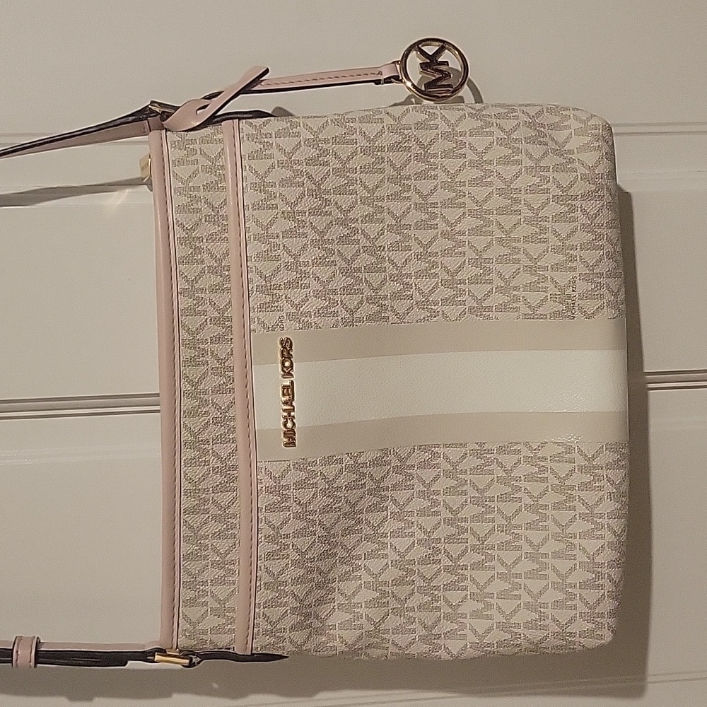 Michael Kors Crossbody Signature Print